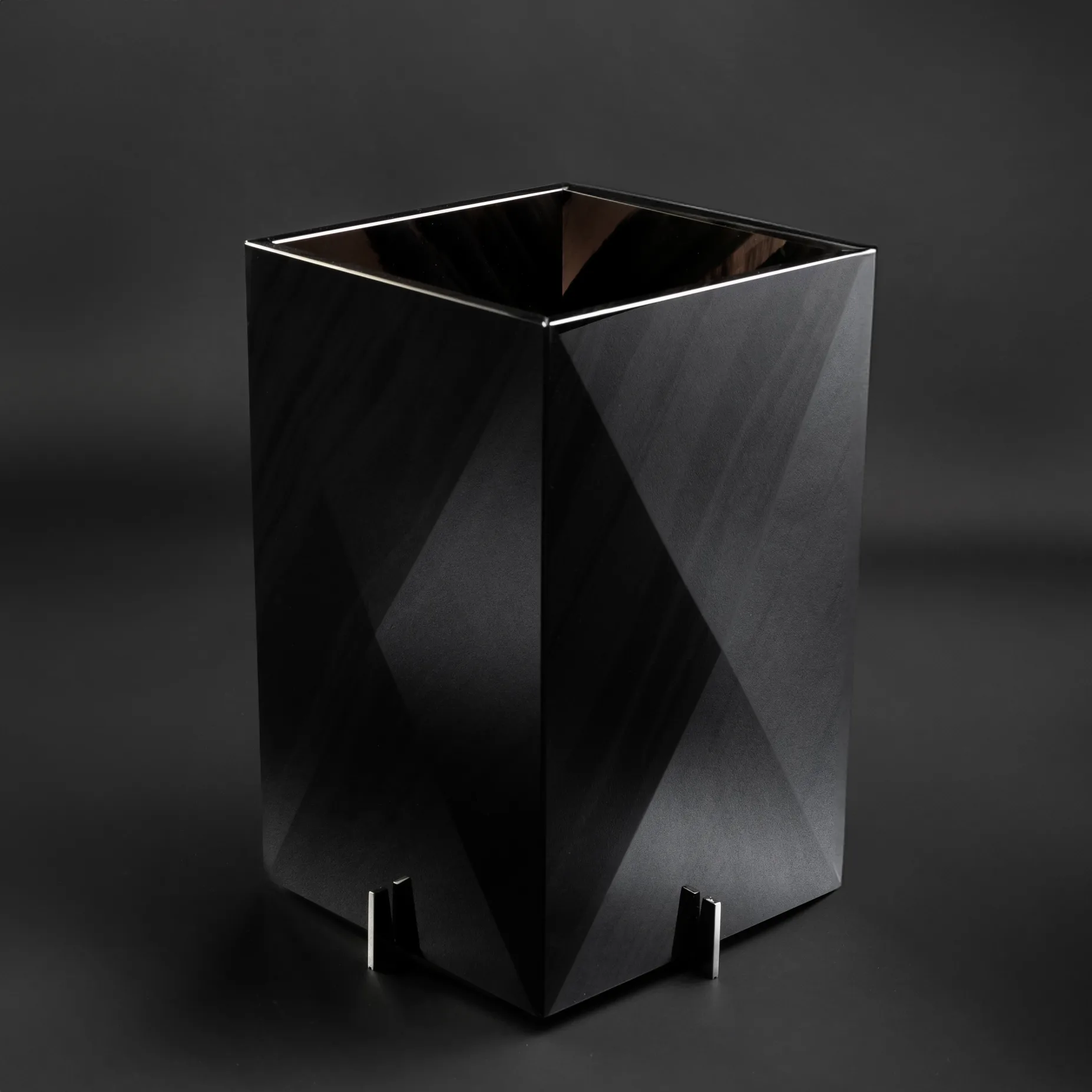 Vase Pyramid Shape