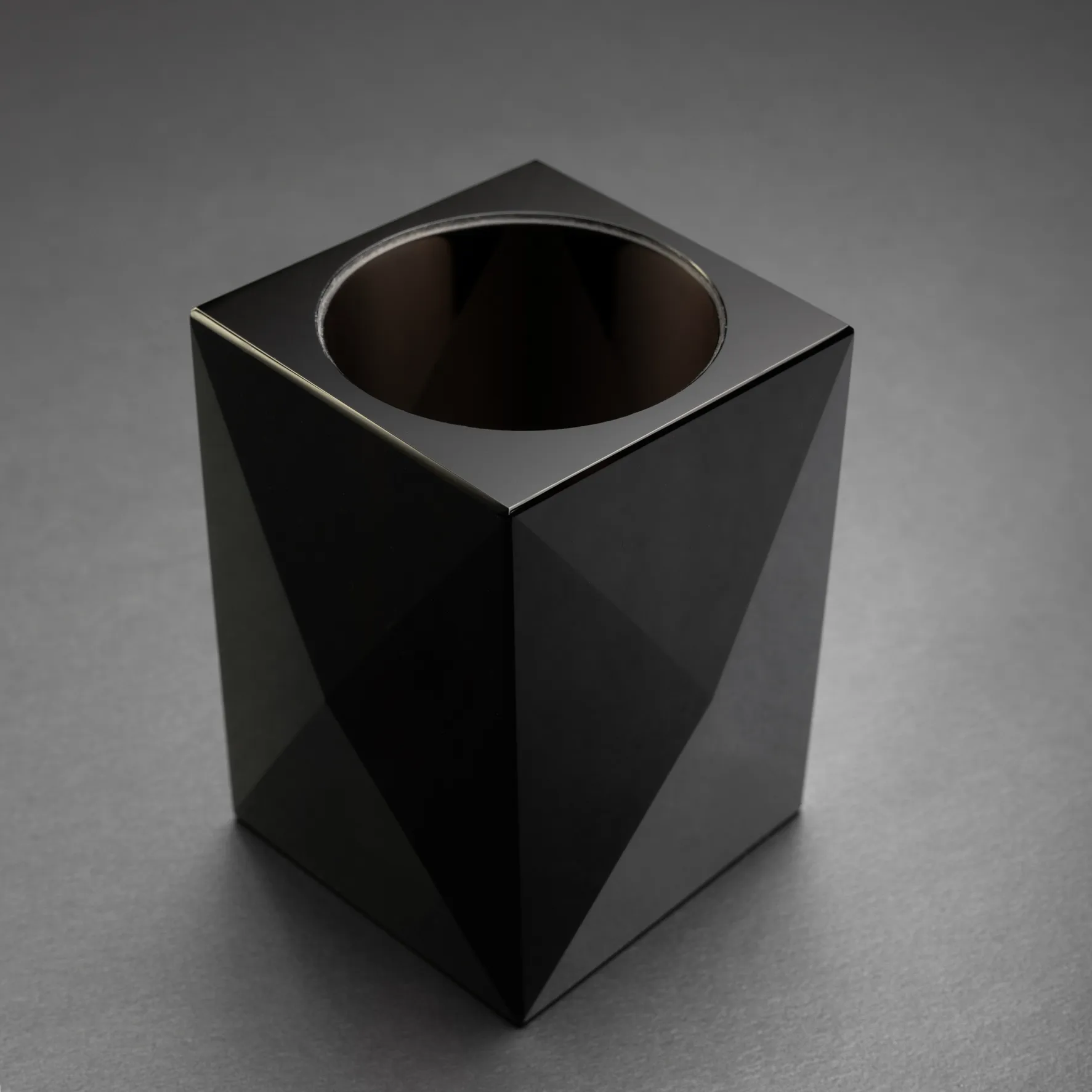 Toothbrush Holder Pyramid Shape