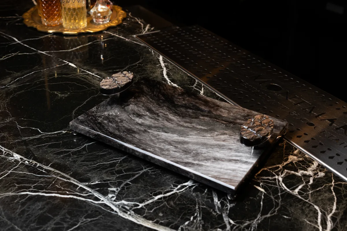 Cheesboard with limited obsidian