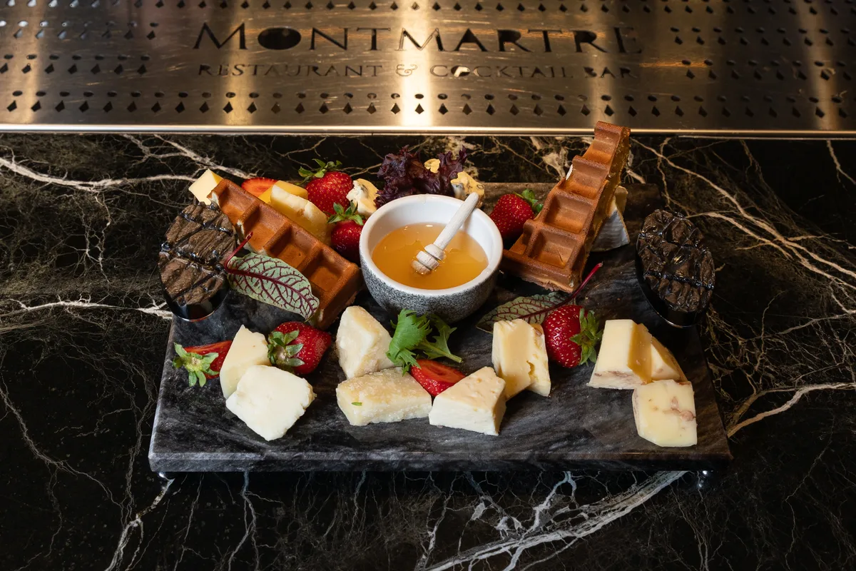 Cheesboard with limited obsidian