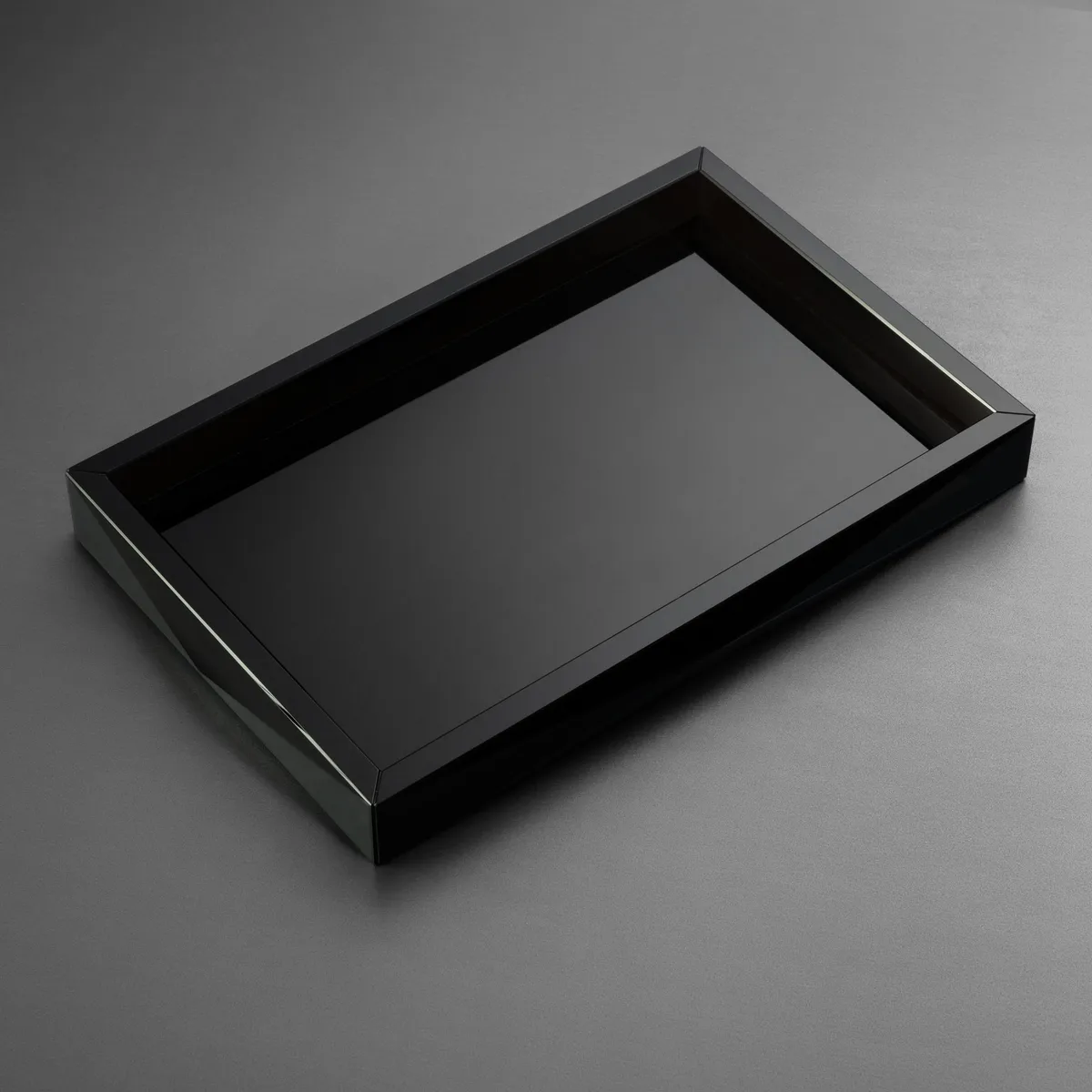 Towel Tray Pyramid Shape