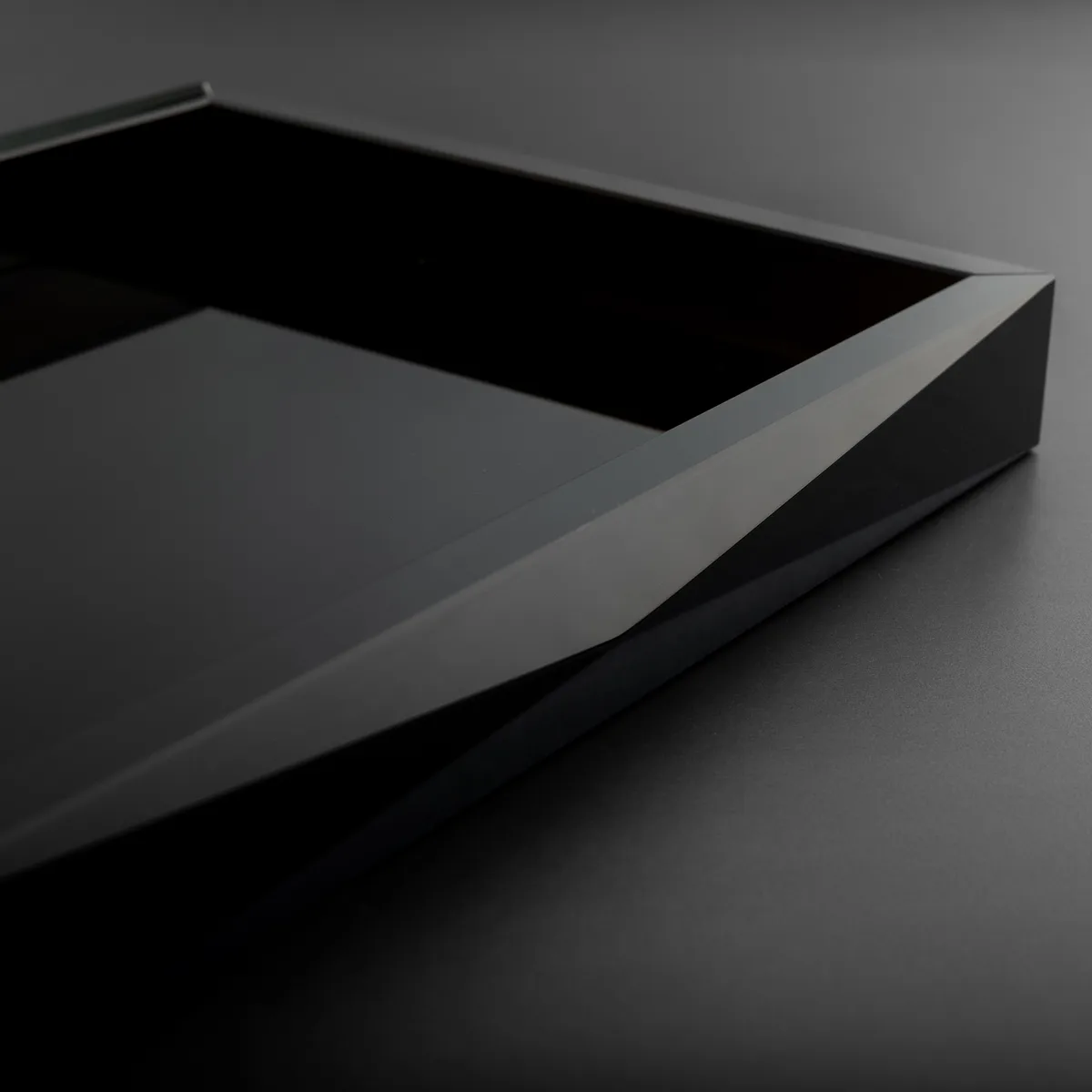 Towel Tray Pyramid Shape