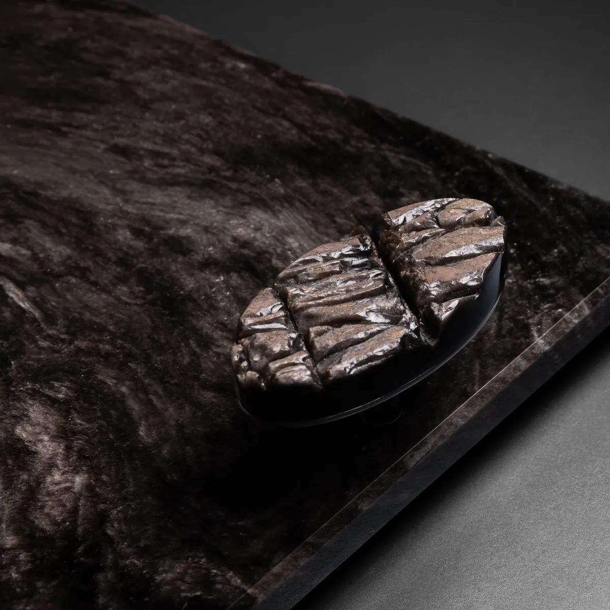 Cheesboard with limited obsidian